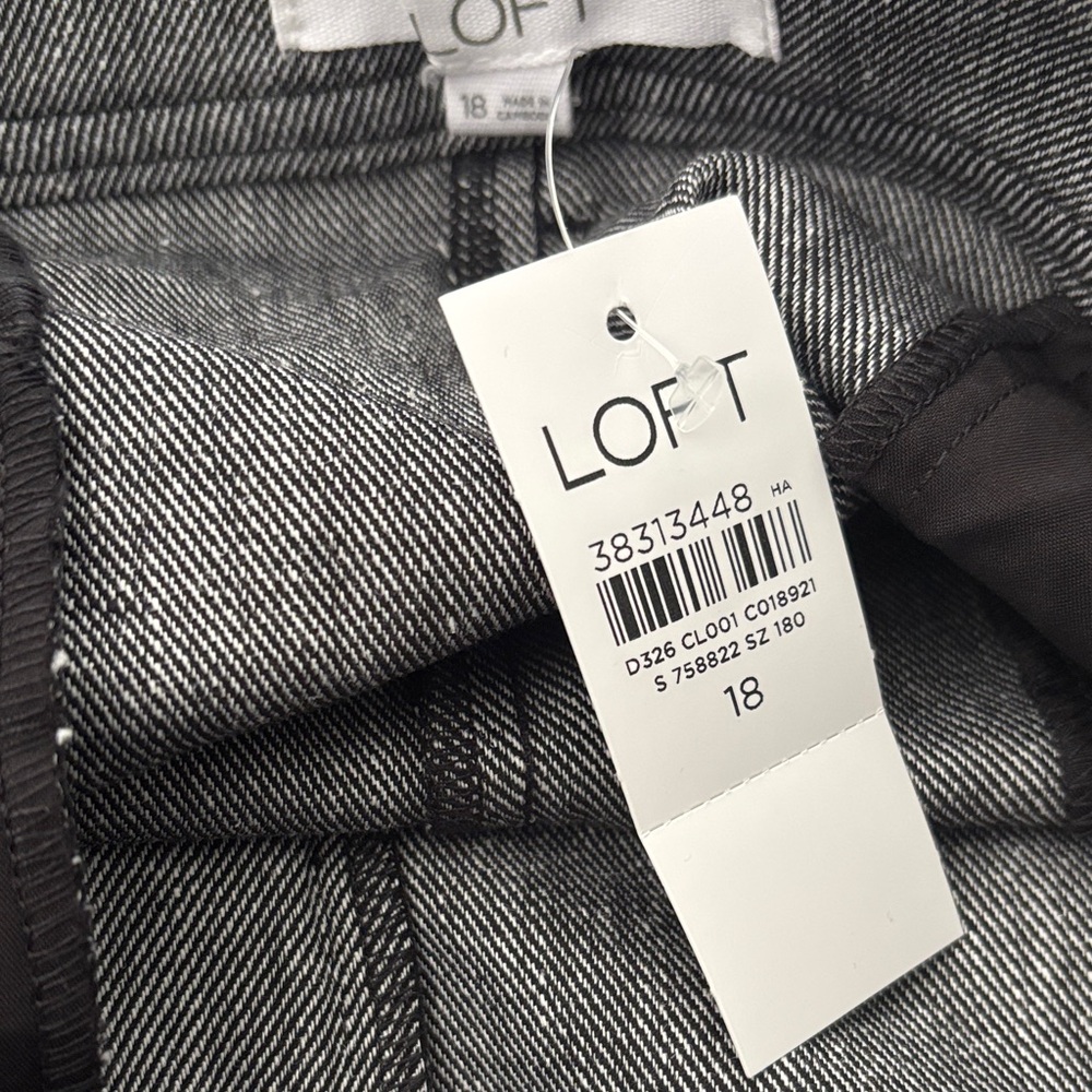 Loft Cuffed Shorts in Cotton Linen - Picture 2 of 4